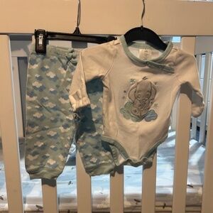 Disney baby- Dumbo long sleeve onesie and pant set - 6-9 Months